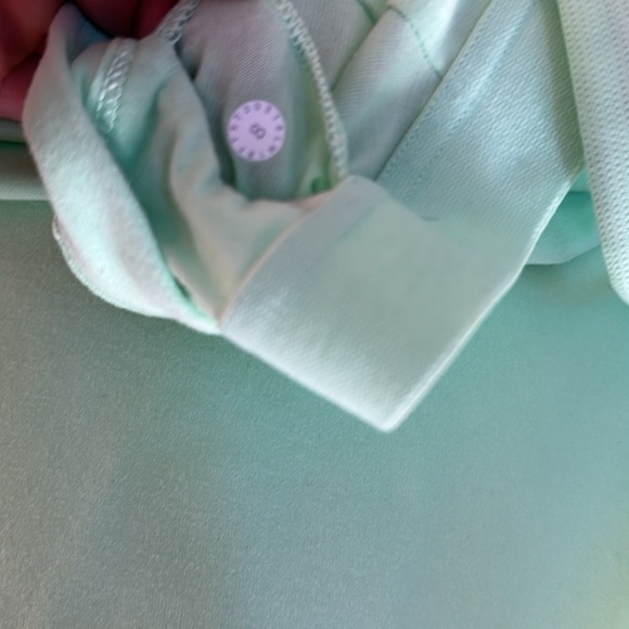 Lululemon  workout tank - Picture 5 of 5